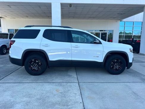 Used 2023 GMC Acadia AT4 w/ Technology Package AWD/4WD image 8