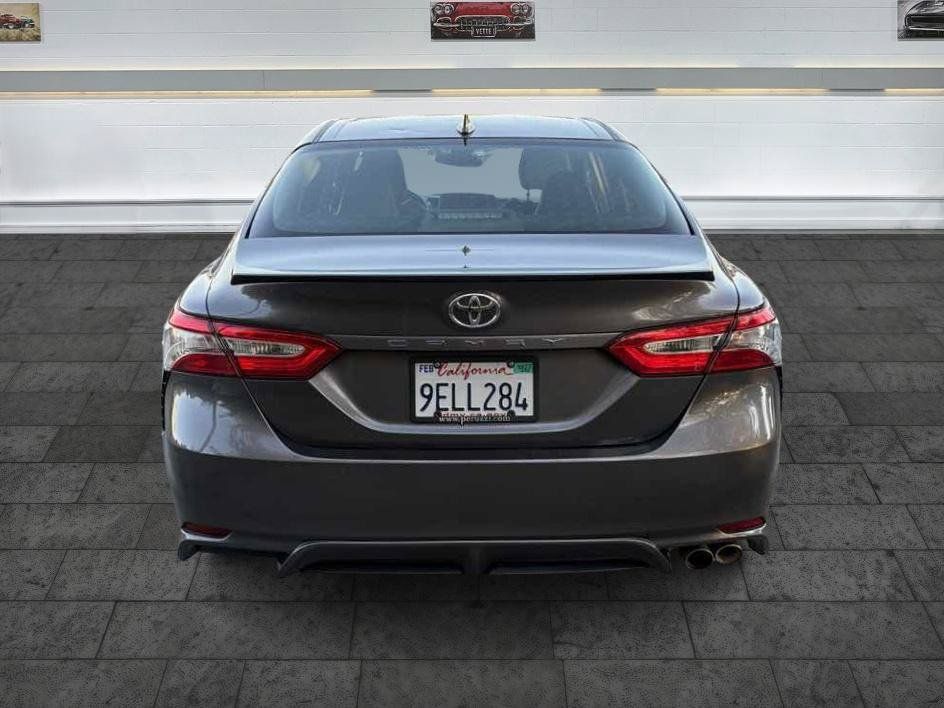 Used 2019 Toyota Camry SE FWD image 6