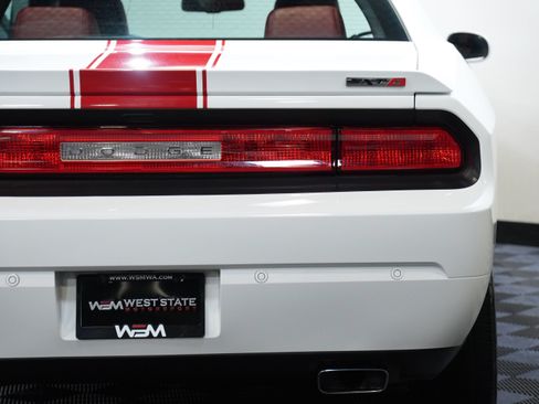 Used 2014 Dodge Challenger SXT RWD image 17