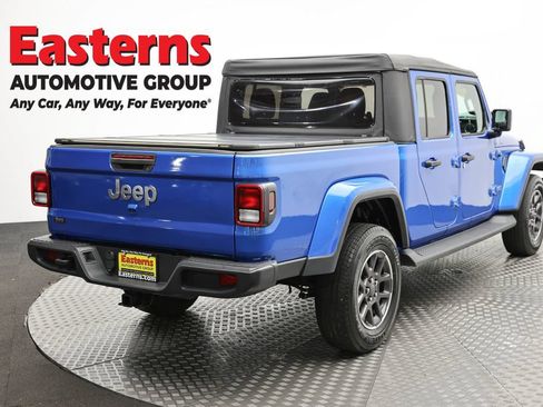 Used 2021 Jeep Gladiator Overland AWD/4WD image 3