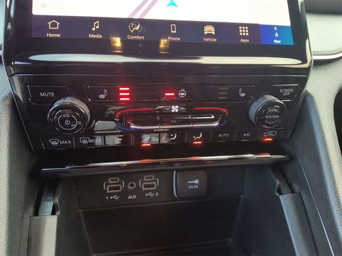 New 2025 Jeep Grand Cherokee L Limited w/ Trailer Tow Package image 19