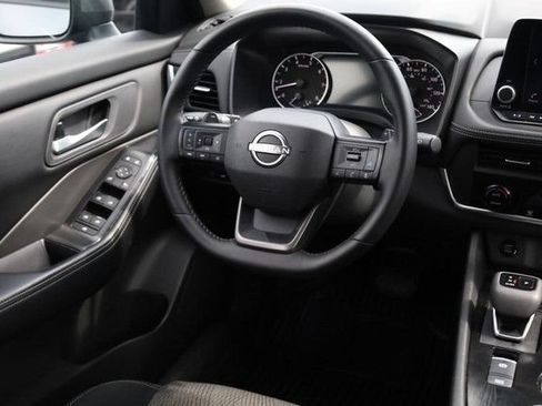 Certified 2025 Nissan Rogue SV AWD/4WD image 23