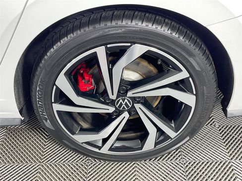 Used 2022 Volkswagen Jetta GLI Autobahn image 34