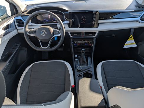 New 2026 Volkswagen Taos SE image 8