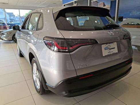 Used 2023 Honda HR-V LX image 8