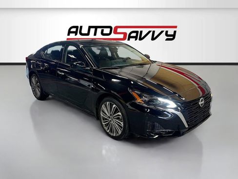 Used 2024 Nissan Altima 2.5 SL AWD/4WD image 1