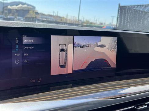 Used 2025 Cadillac Escalade ESV Premium Luxury image 32