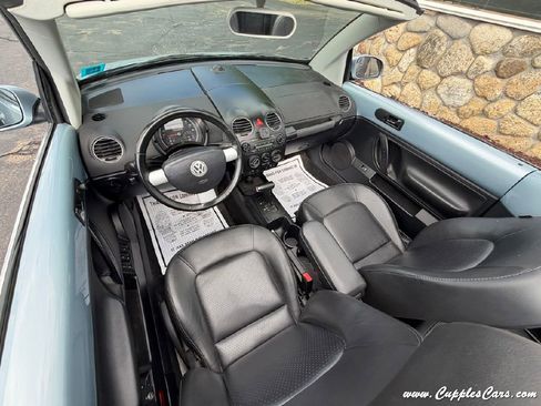 Used 2009 Volkswagen Beetle S FWD image 26