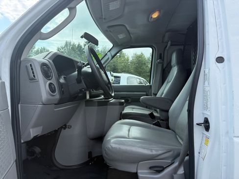 Used 2012 Ford E-250 and Econoline 250 w/ Commercial Cargo Van Pkg RWD image 10
