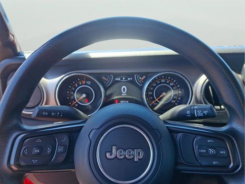 Used 2020 Jeep Wrangler Sport AWD/4WD image 16
