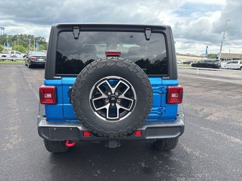 Used 2024 Jeep Wrangler Rubicon w/ Technology Group AWD/4WD image 6