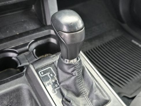 Used 2016 Toyota Tacoma TRD Sport w/ Towing Package image 21