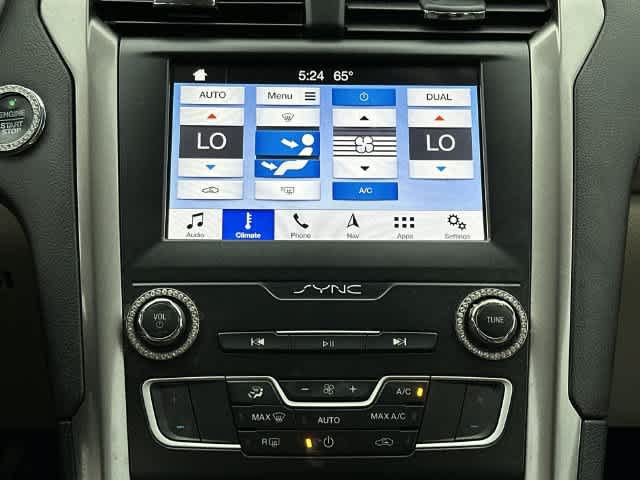 Used 2019 Ford Fusion SE FWD image 16