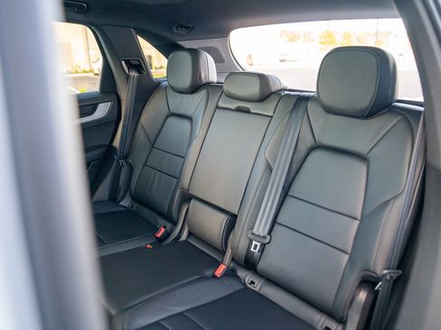 Certified 2026 Porsche Cayenne AWD/4WD image 23