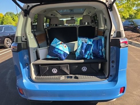 Used 2025 Volkswagen ID. Buzz Pro S Plus RWD image 22