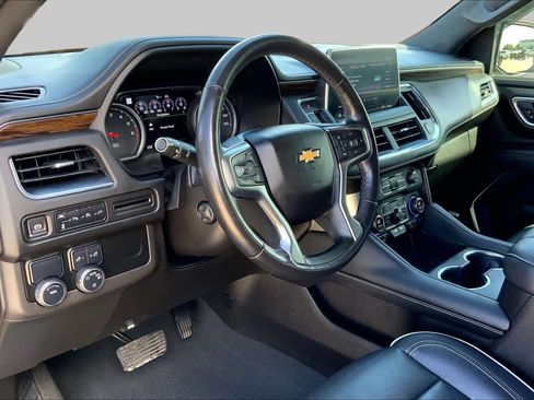 Used 2021 Chevrolet Suburban Premier w/ Texas Edition RWD image 17