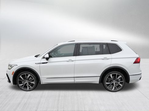 Certified 2022 Volkswagen Tiguan SEL R-Line AWD/4WD image 4