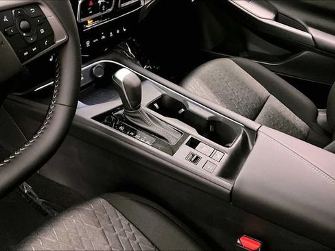 New 2026 Nissan Sentra SV w/ SV Convenience Package FWD image 8