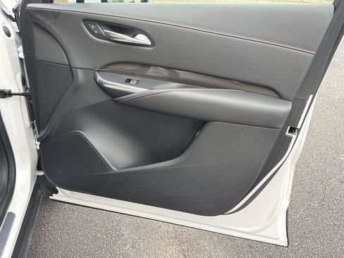 Used 2023 Cadillac XT4 Sport image 14