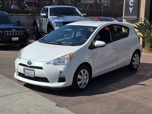 Used 2014 Toyota Prius C Two FWD image 5