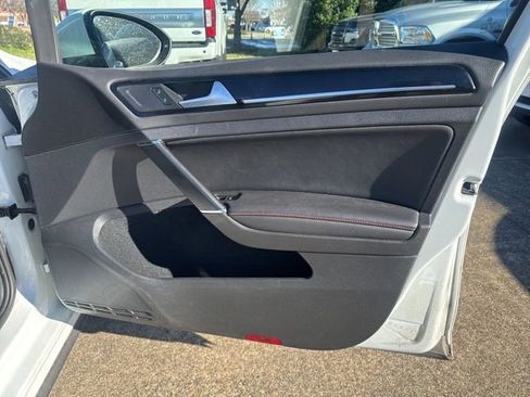 Used 2017 Volkswagen GTI S image 13