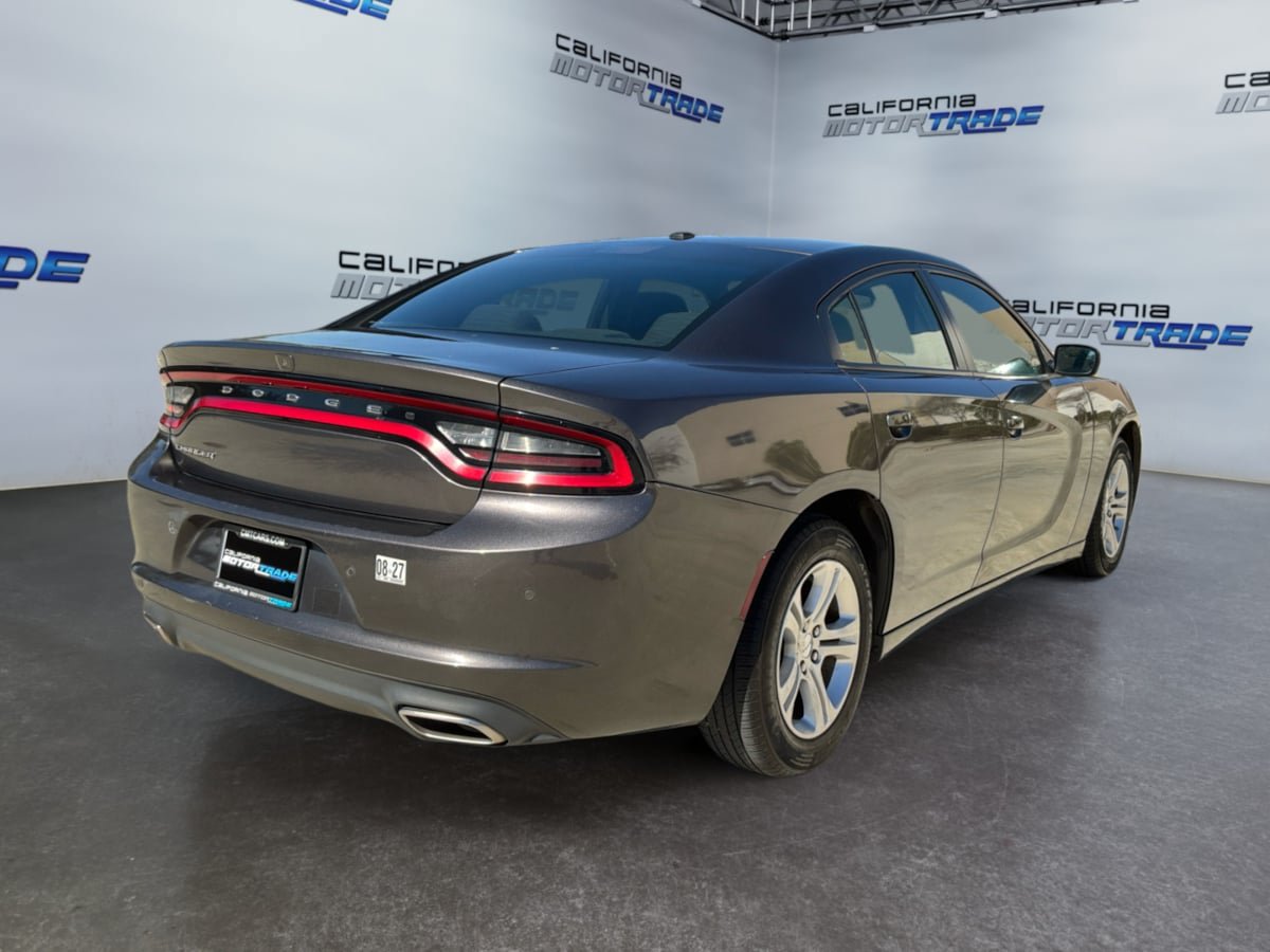 Used 2022 Dodge Charger SXT RWD image 5