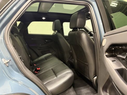 Used 2025 Land Rover Range Rover Evoque S image 33