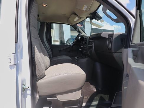New 2025 GMC Savana 2500 Extended w/ Driver Convenience Package image 26