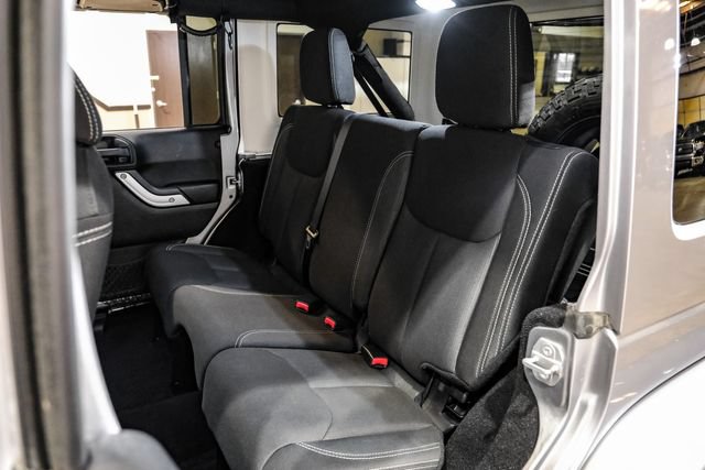 Used 2016 Jeep Wrangler Unlimited Sahara w/ Max Tow Package AWD/4WD image 39