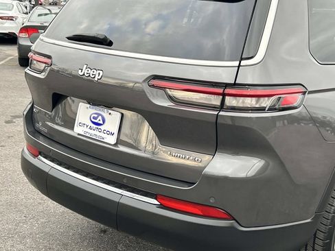 Used 2022 Jeep Grand Cherokee L Limited image 12