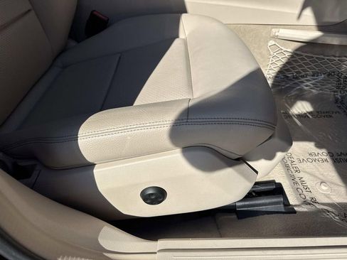 Used 2016 Mercedes-Benz E 350 Sedan w/ Premium Package image 12