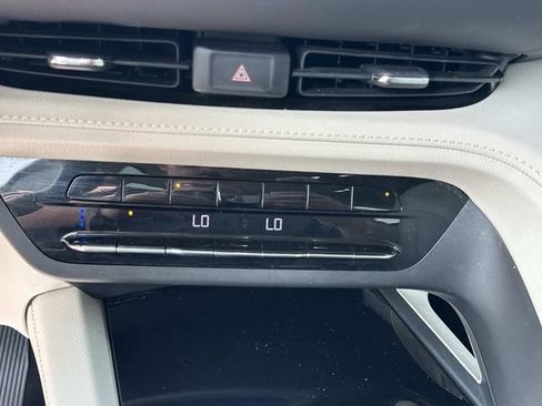 Used 2021 Buick Envision Avenir FWD image 34