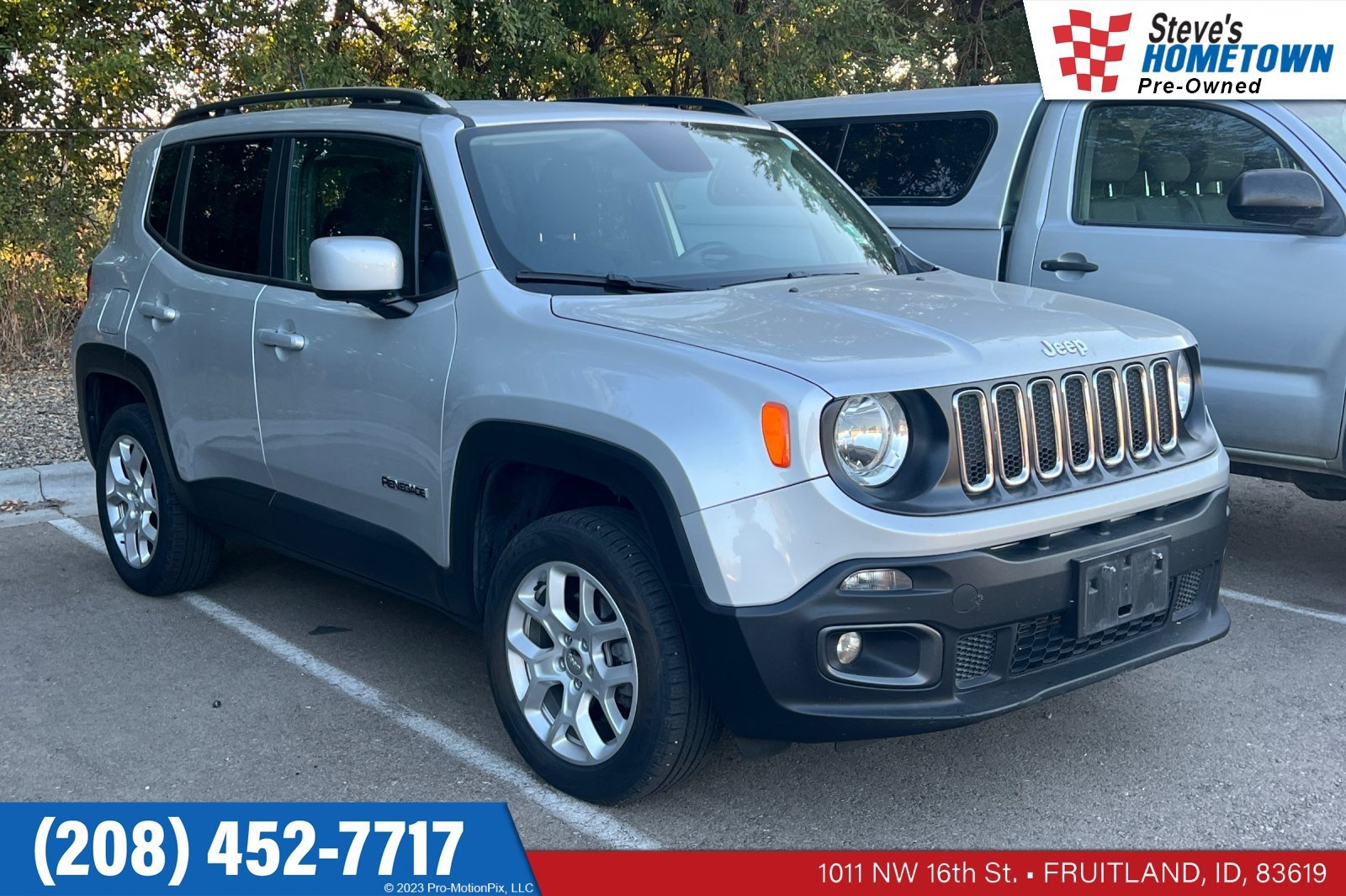 Used 2018 Jeep Renegade Latitude AWD/4WD image 1
