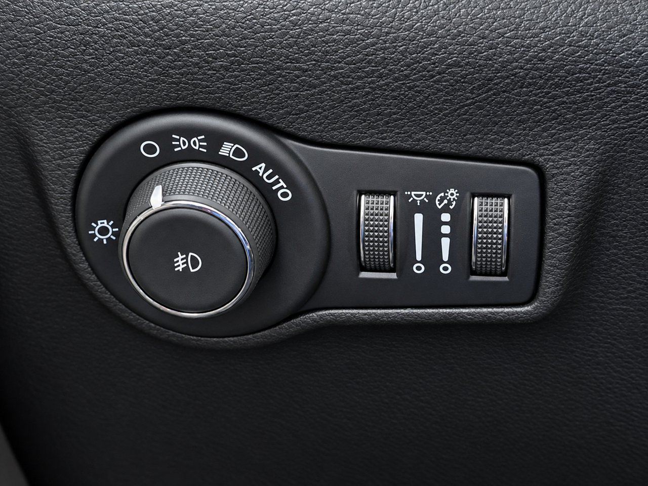 Used 2025 Jeep Compass Latitude AWD/4WD image 24