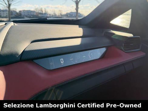 Used 2024 Lamborghini Revuelto image 30