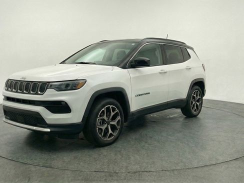Used 2025 Jeep Compass Limited AWD/4WD image 3
