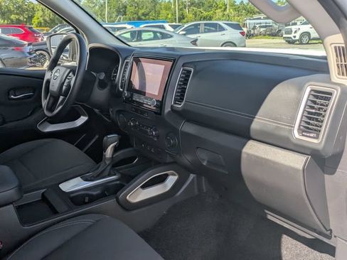 Used 2024 Nissan Frontier SV w/ Technology Package RWD image 30