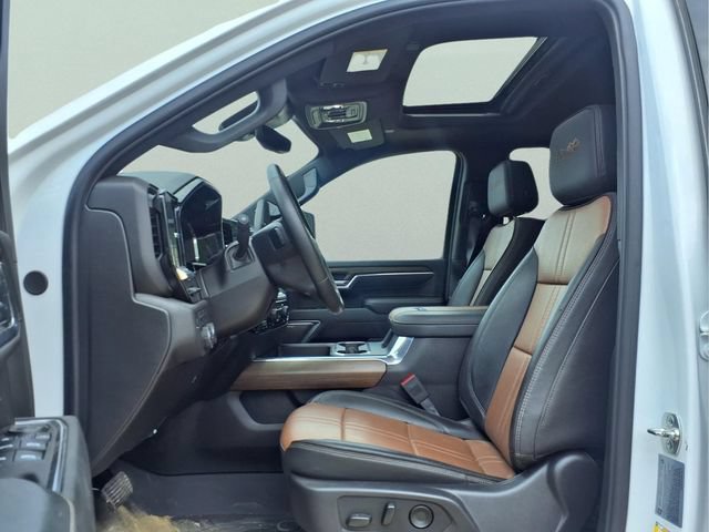 Used 2025 Chevrolet Silverado 3500 High Country w/ High Country Premium Package AWD/4WD image 16