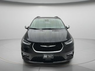 Used 2023 Chrysler Pacifica Limited FWD video 2
