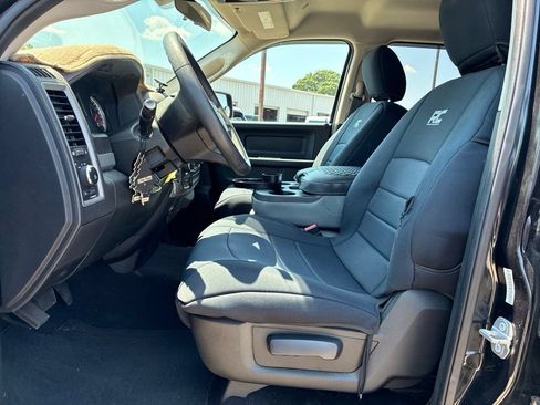 Used 2018 RAM 1500 Express w/ Black Ram 1500 Express Group AWD/4WD image 11