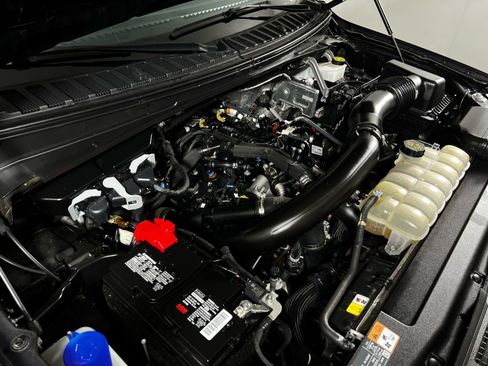 Used 2024 Ford Expedition Limited image 10