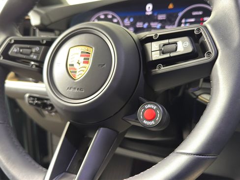 Used 2025 Porsche Cayenne Turbo GT AWD/4WD image 21