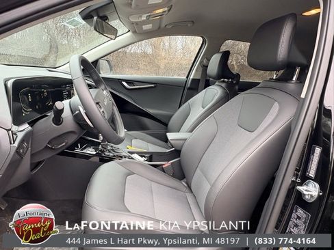 Certified 2024 Kia Niro EX image 9