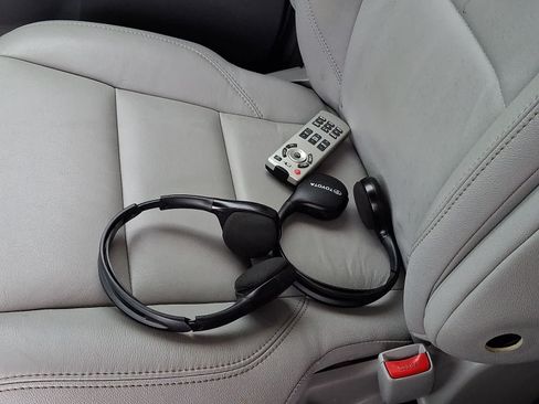 Used 2016 Toyota Sienna XLE Premium AWD/4WD image 15