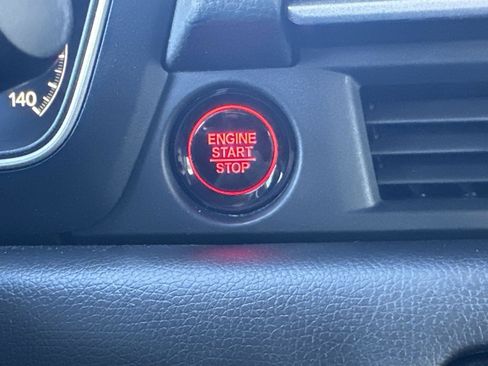 Certified 2023 Honda Pilot Touring image 17