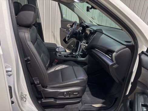 Used 2020 Chevrolet Traverse LT w/ LPO, Midnight Edition image 26