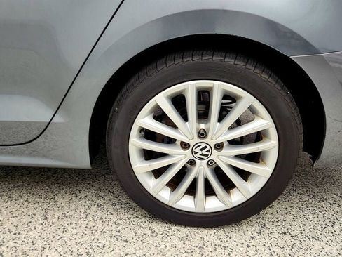 Used 2011 Volkswagen Jetta SEL image 9