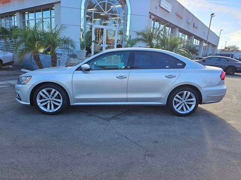 Used 2019 Volkswagen Passat 2.0T Wolfsburg w/ Wheels & Sunroof Package FWD image 4