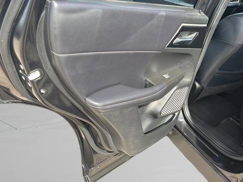 Used 2025 Mitsubishi Outlander SE image 16