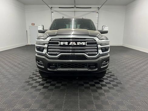 Used 2025 RAM 3500 Laramie AWD/4WD image 4